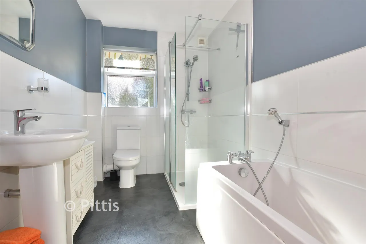 Elliston Road, Totland Bay, PO39, photo 9