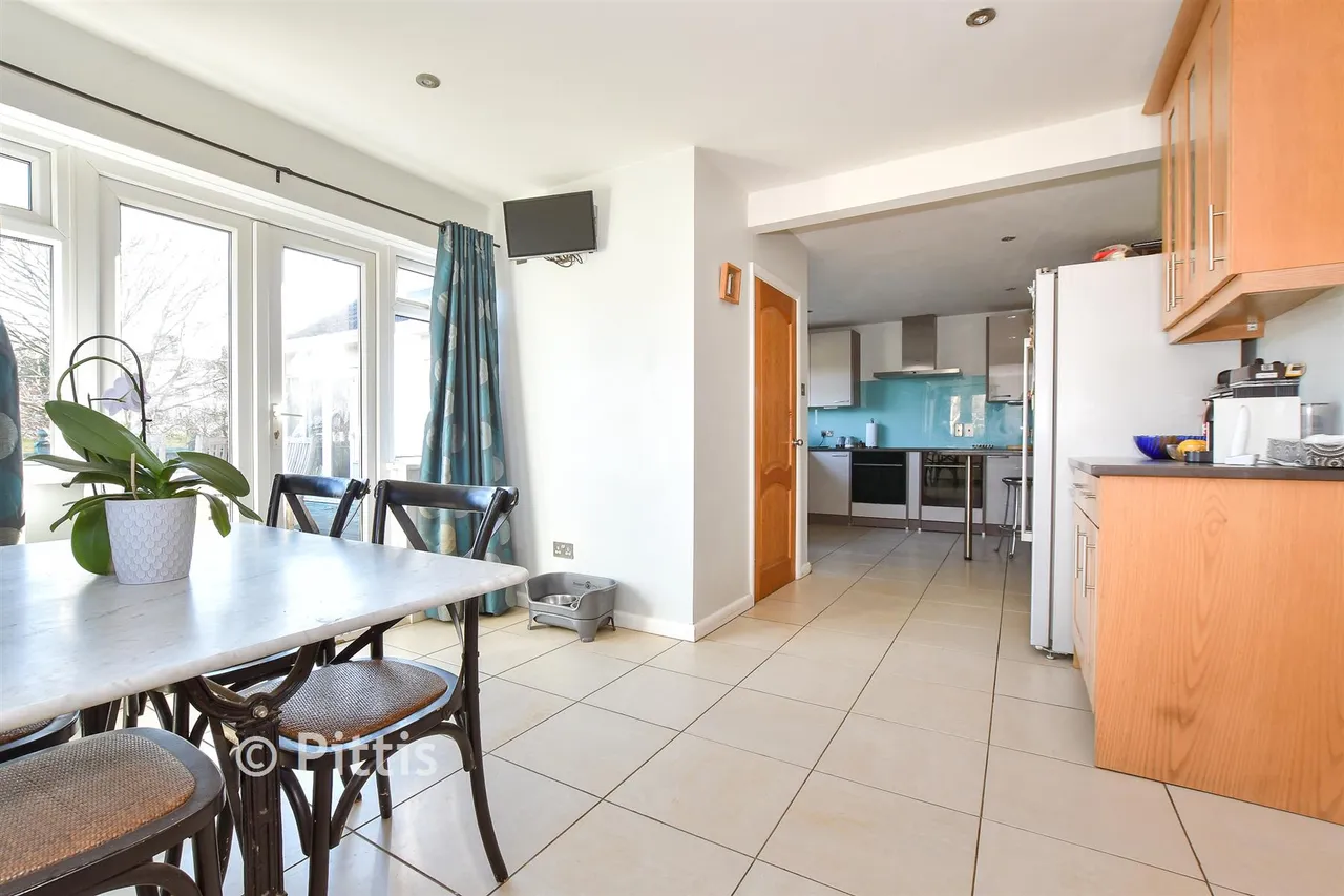 Elliston Road, Totland Bay, PO39, photo 12