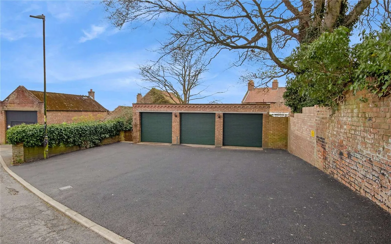 South Street, Caistor, LN7, photo 23