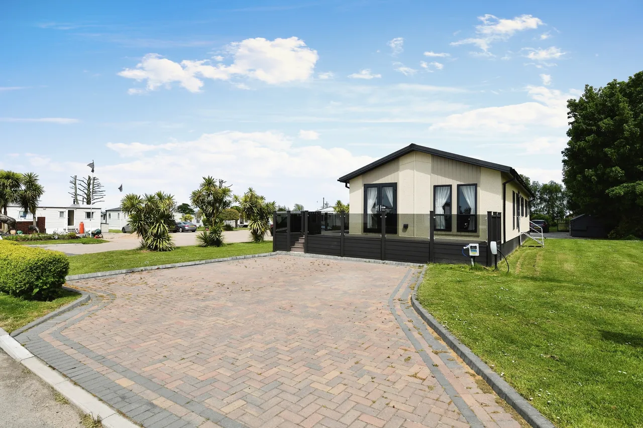 2 bed mobile home for sale — East End Road, Bradwell-on-Sea, Southminster, Essex, CM0