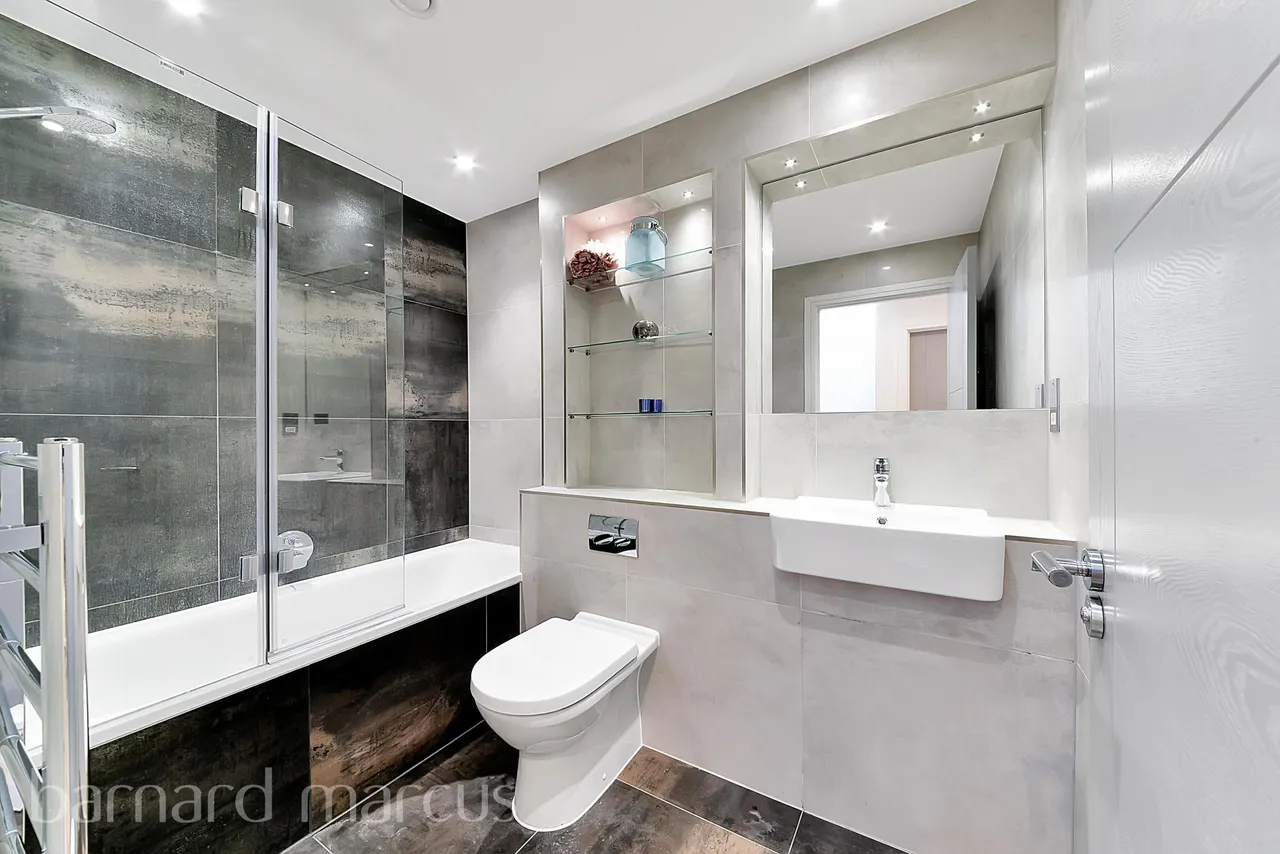 Ealing Green, Ealing, W5, photo 4