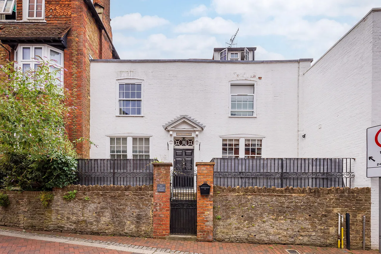 2 bed flat for sale, Wharf Street, Godalming, GU7