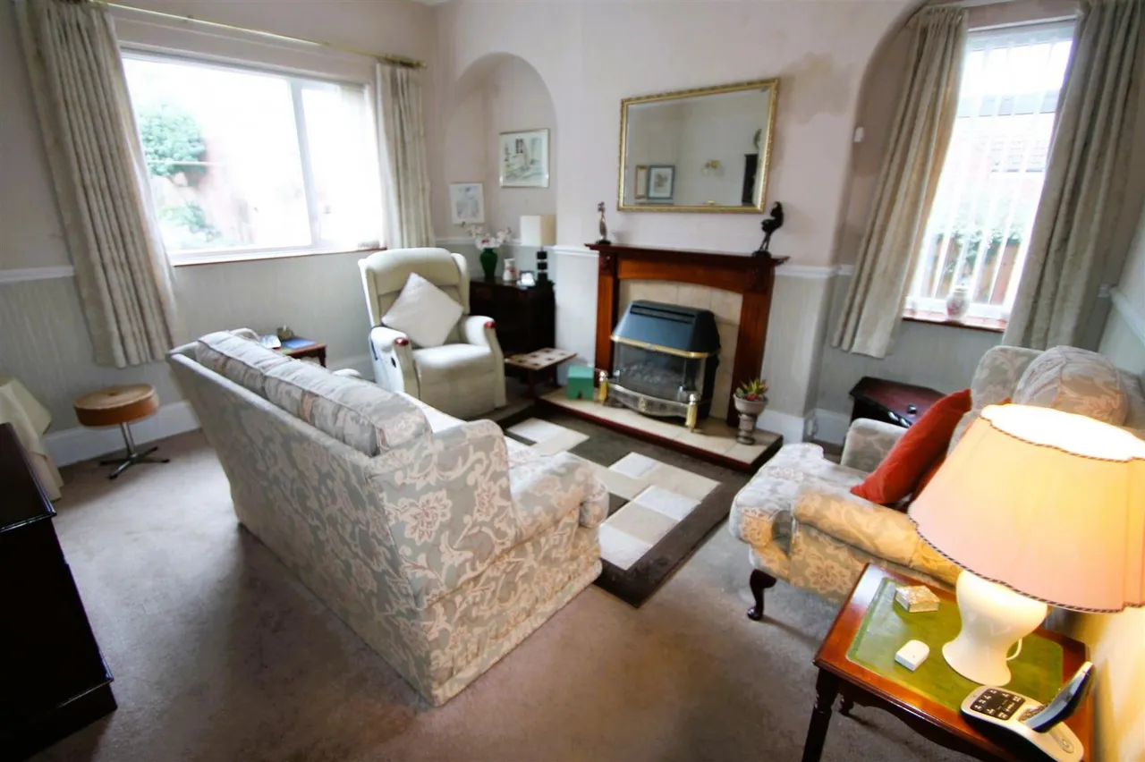 Stourbridge Road, Halesowen, photo 7