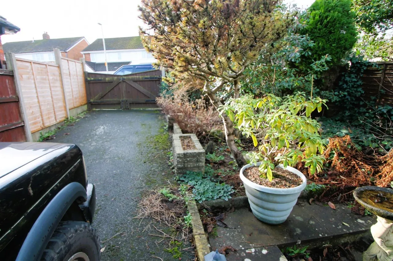 Stourbridge Road, Halesowen, photo 21