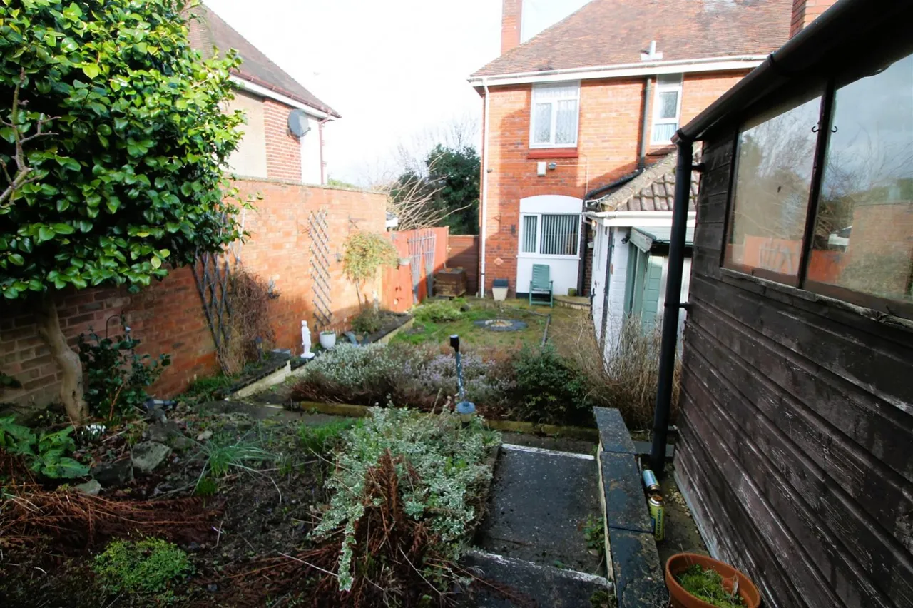 Stourbridge Road, Halesowen, photo 22