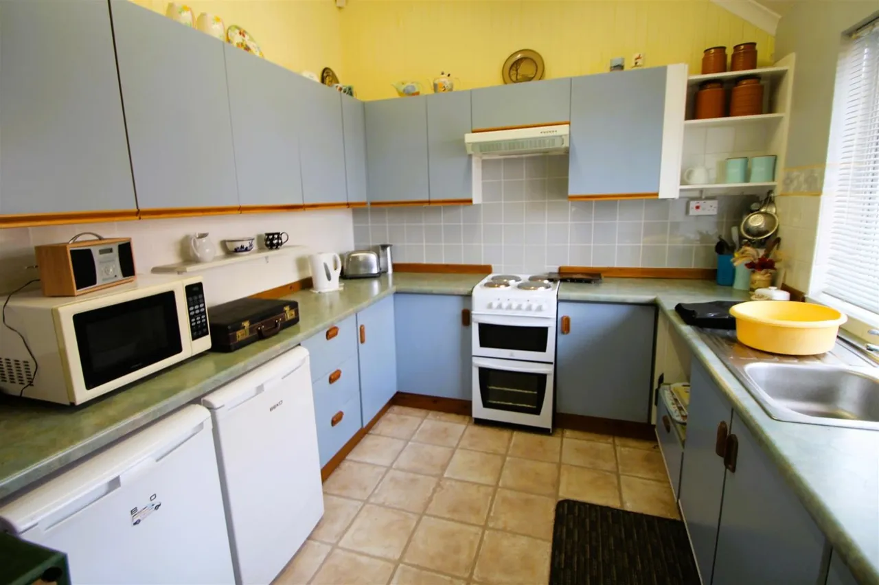 Stourbridge Road, Halesowen, photo 10