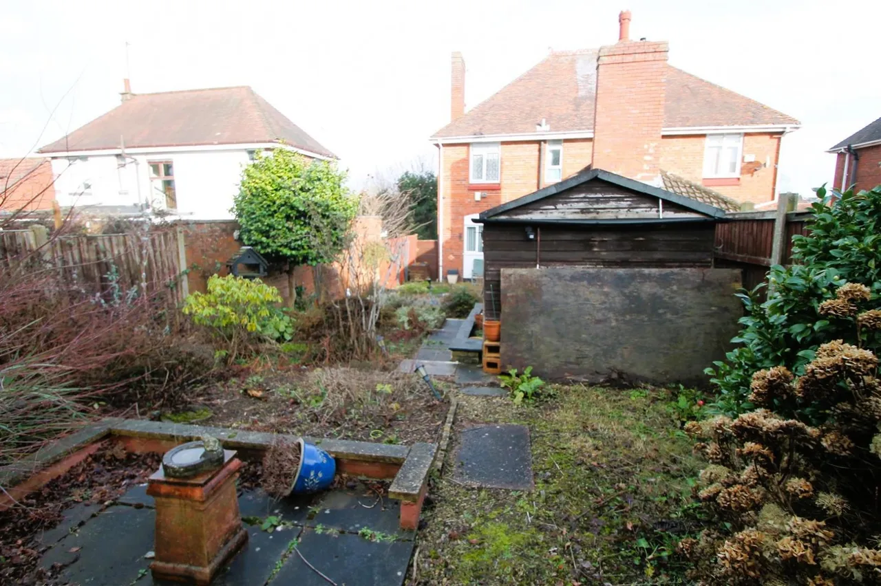 Stourbridge Road, Halesowen, photo 23