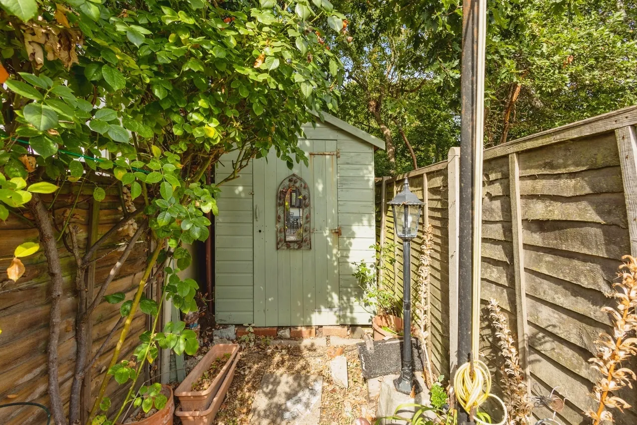 Cherrywood Gardens, Hayling Island, PO11, photo 9