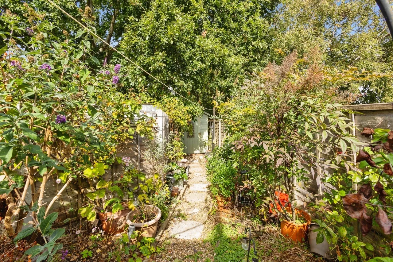 Cherrywood Gardens, Hayling Island, PO11, photo 10