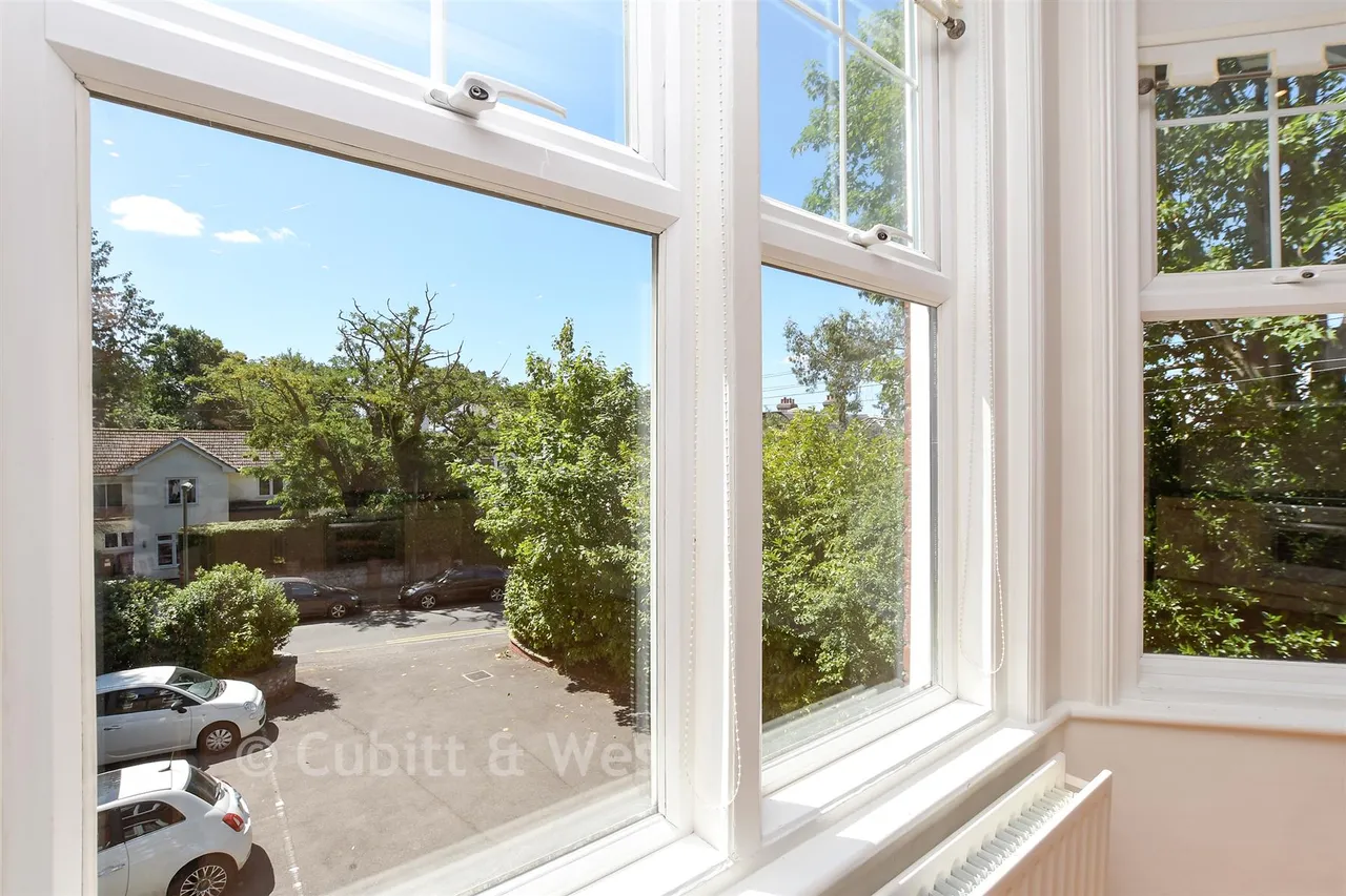 Doods Road, Reigate, RH2, photo 11