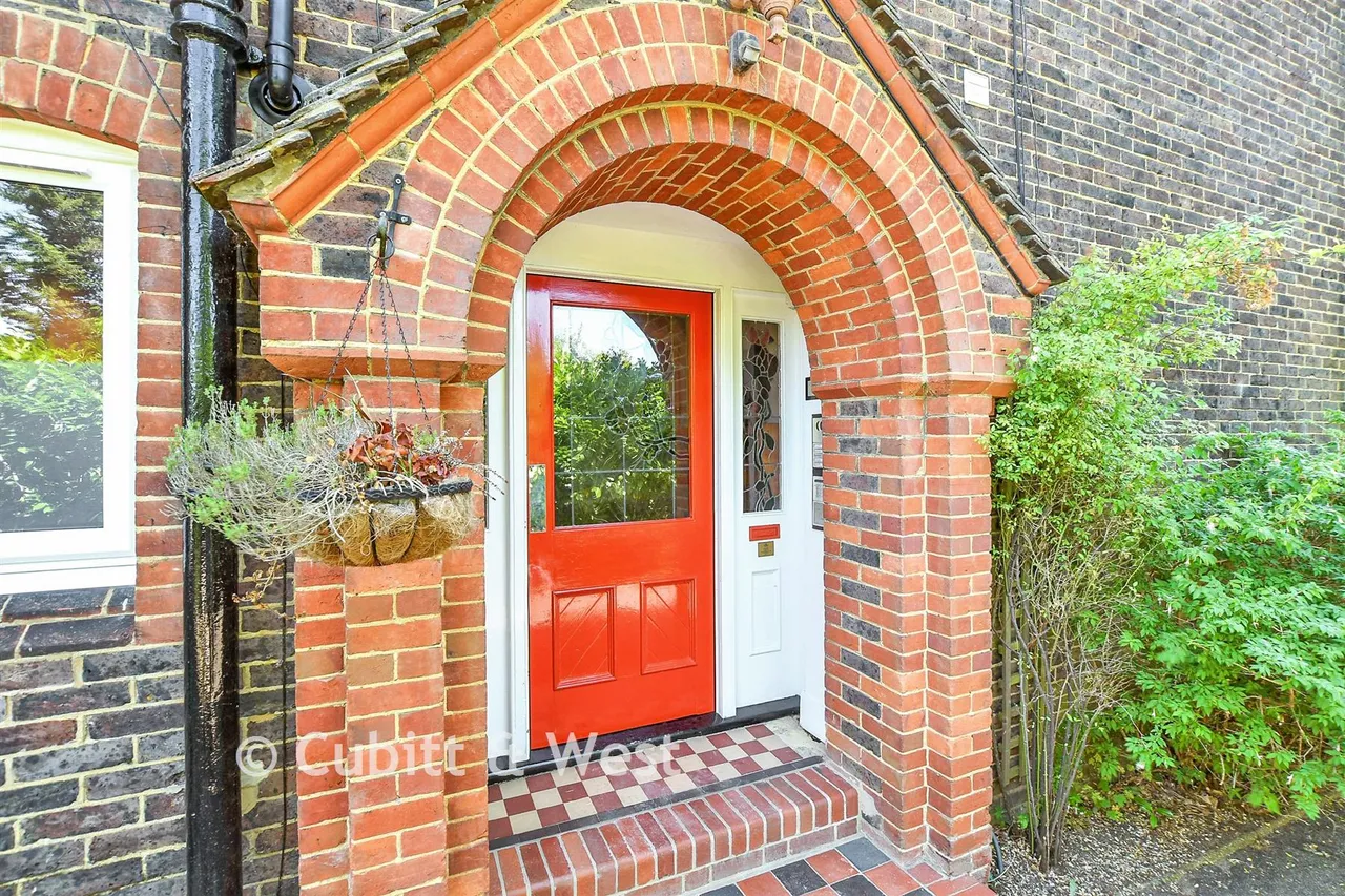 Doods Road, Reigate, RH2, photo 6