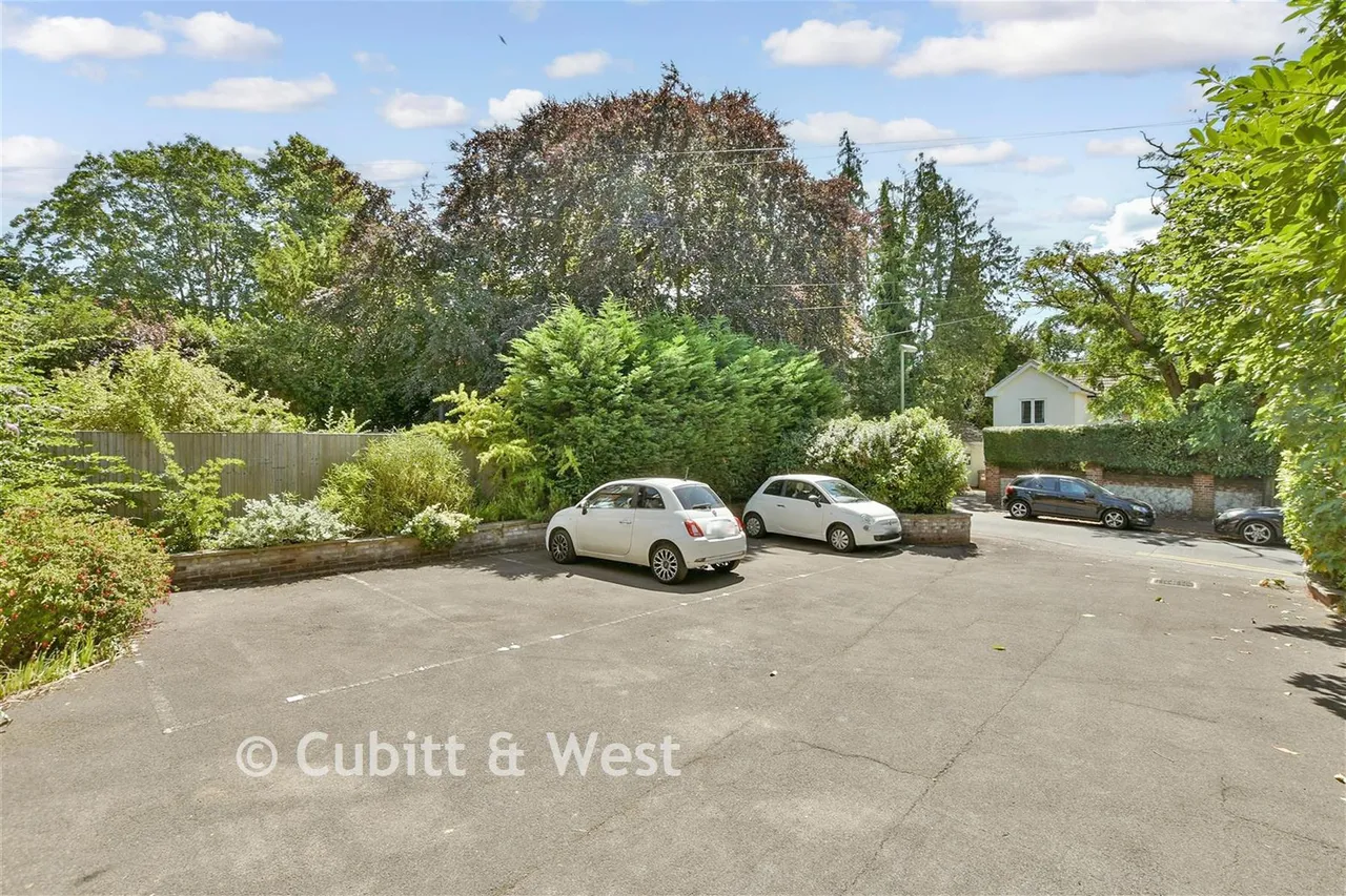 Doods Road, Reigate, RH2, photo 10