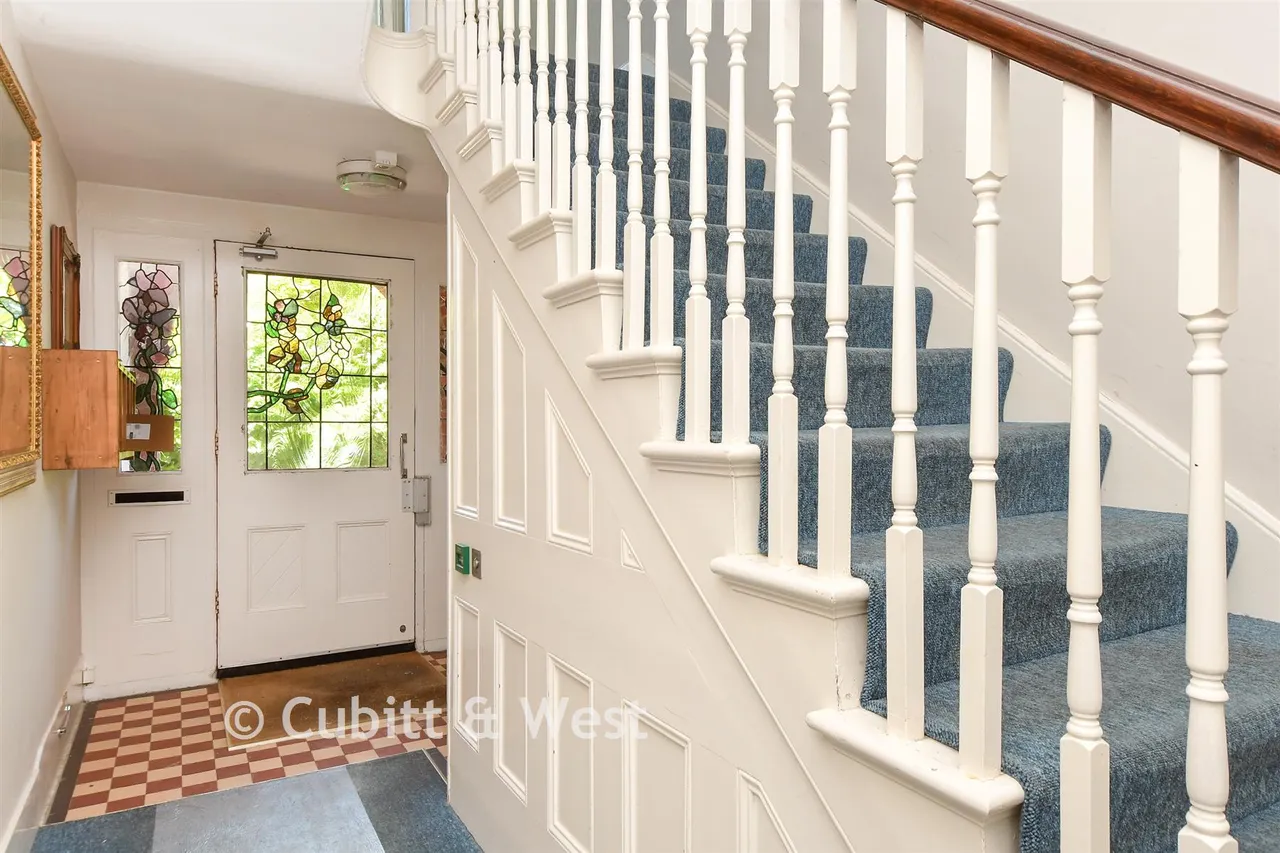 Doods Road, Reigate, RH2, photo 9