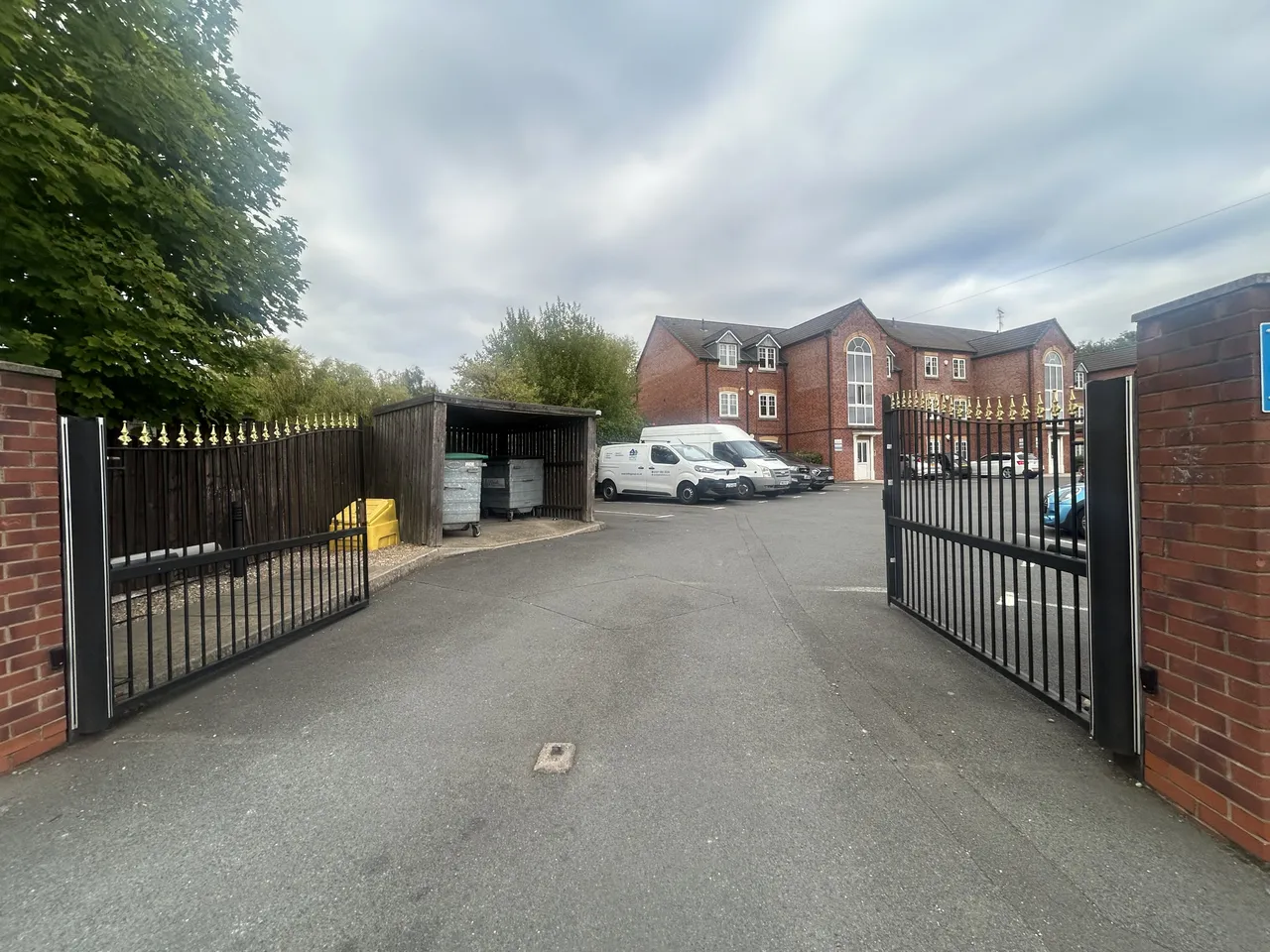 Bentley Lane, Willenhall, WV12, photo 3