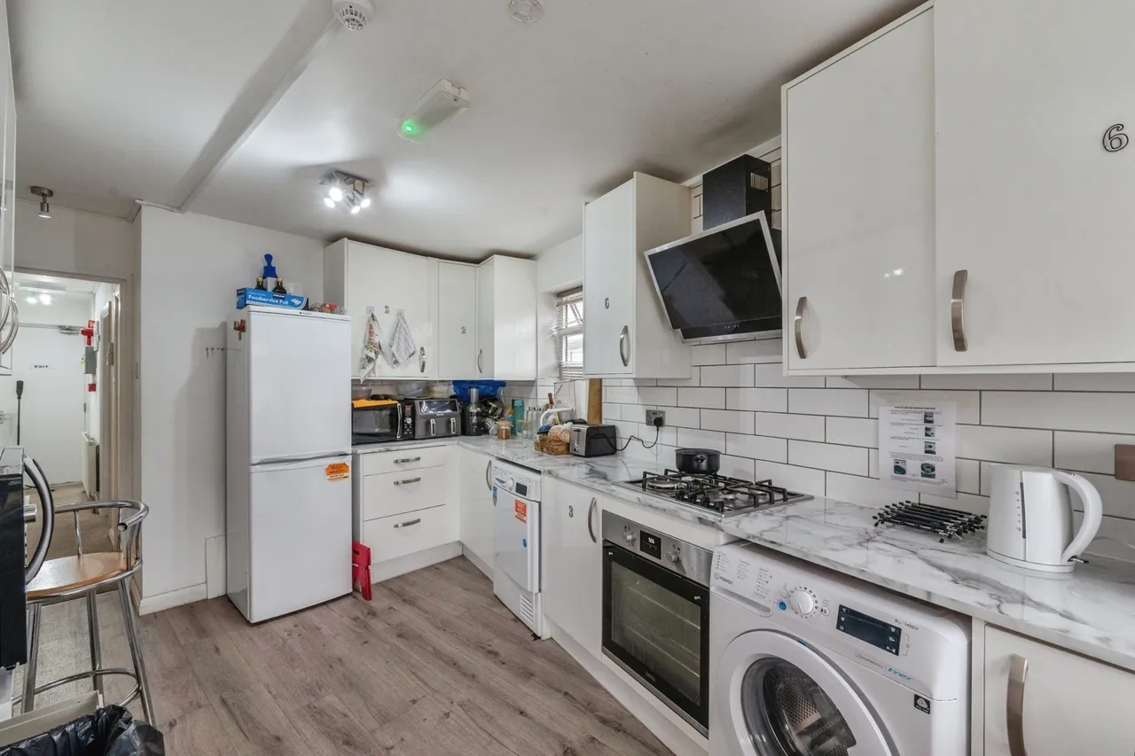 Pugh Place, Stanford-le-Hope, Essex, SS17, photo 6