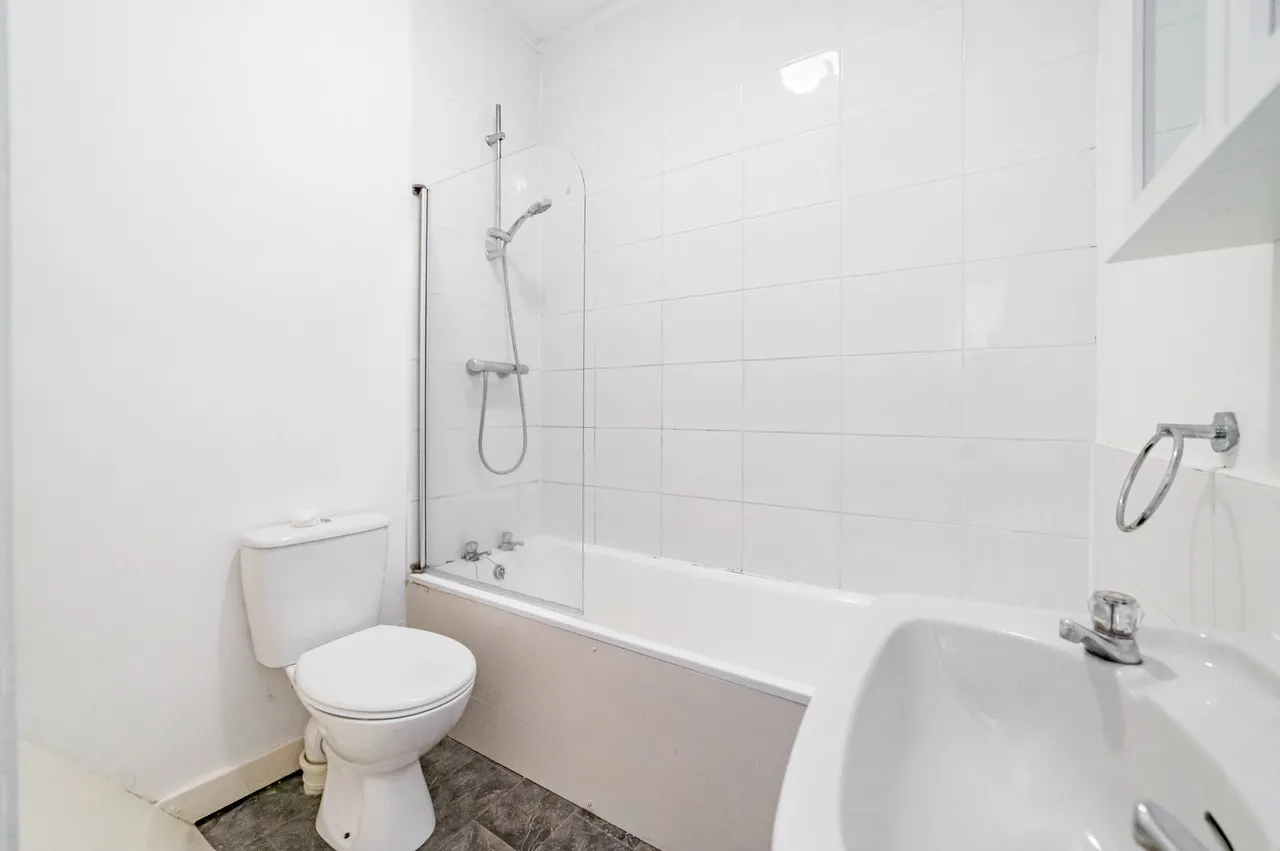 Glebe Street, Offerton, SK1, photo 10