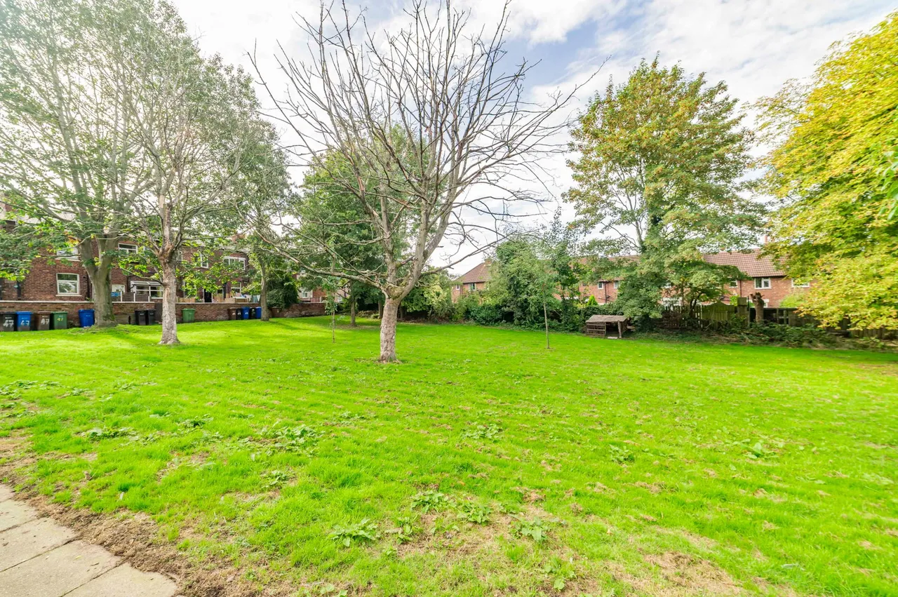 Glebe Street, Offerton, SK1, photo 12
