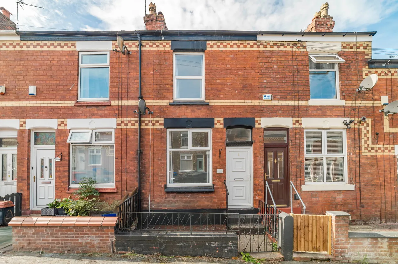 2 bed house to rent, Glebe Street, Offerton, SK1