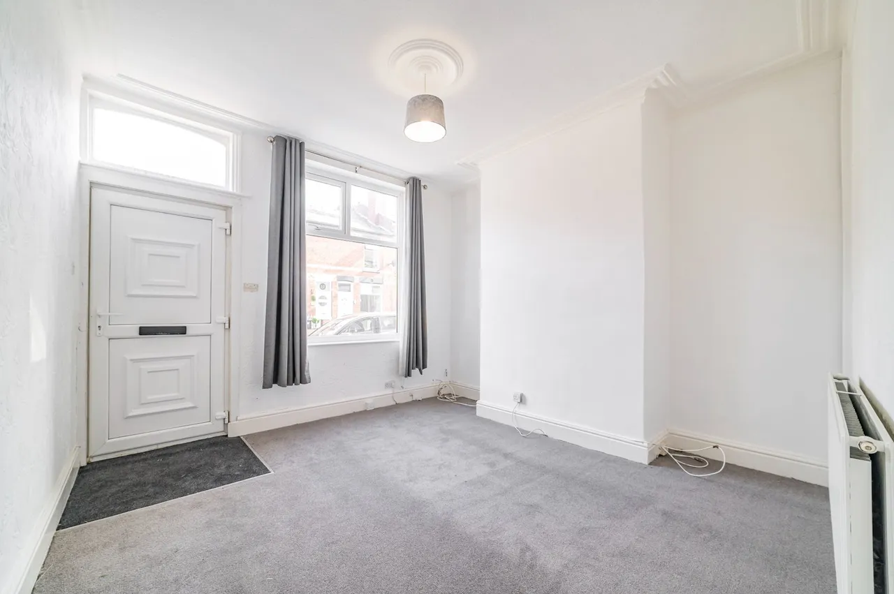 Glebe Street, Offerton, SK1, photo 2