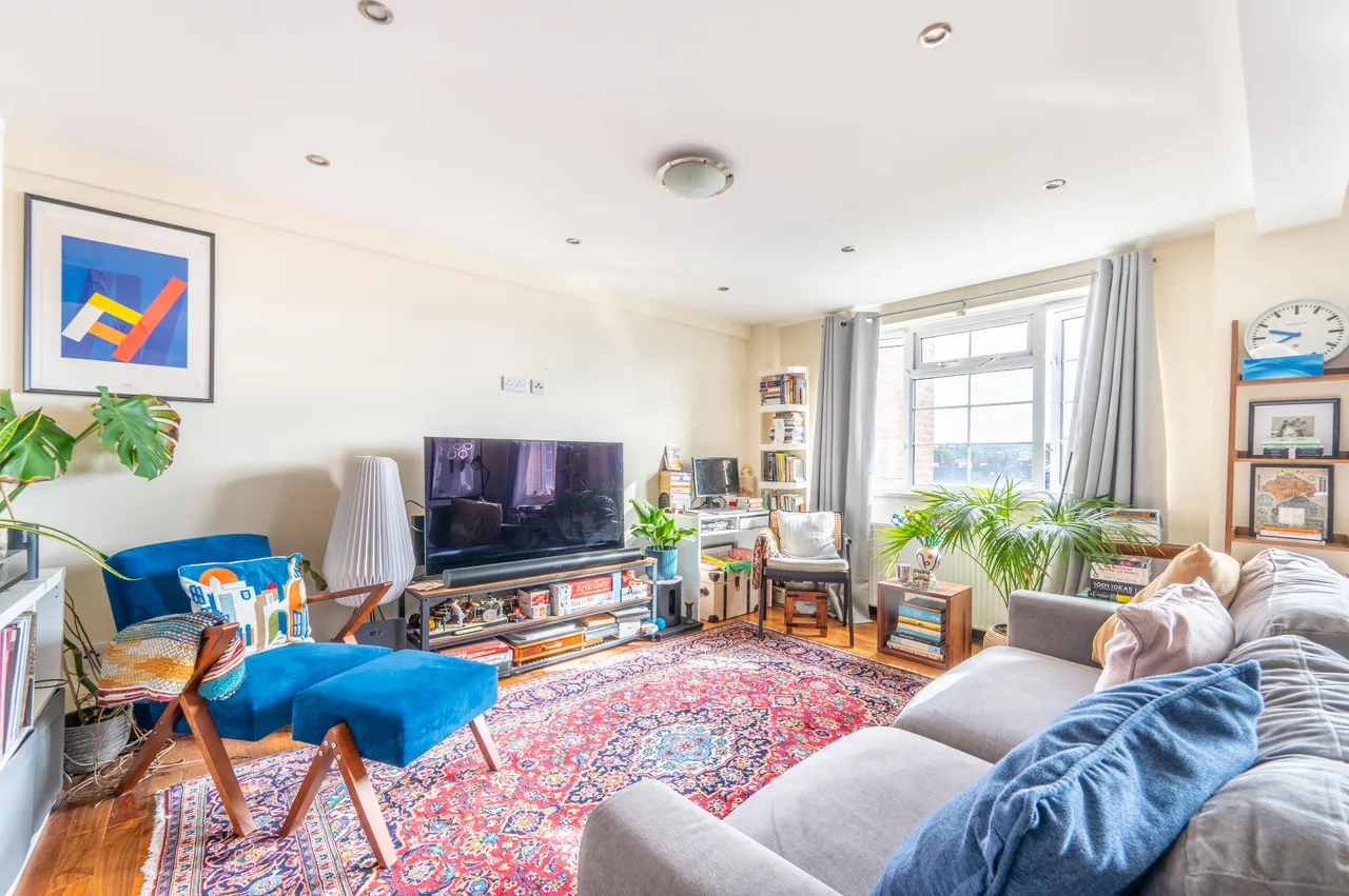 34 Ashford Court, Ashford Road, London, photo 2