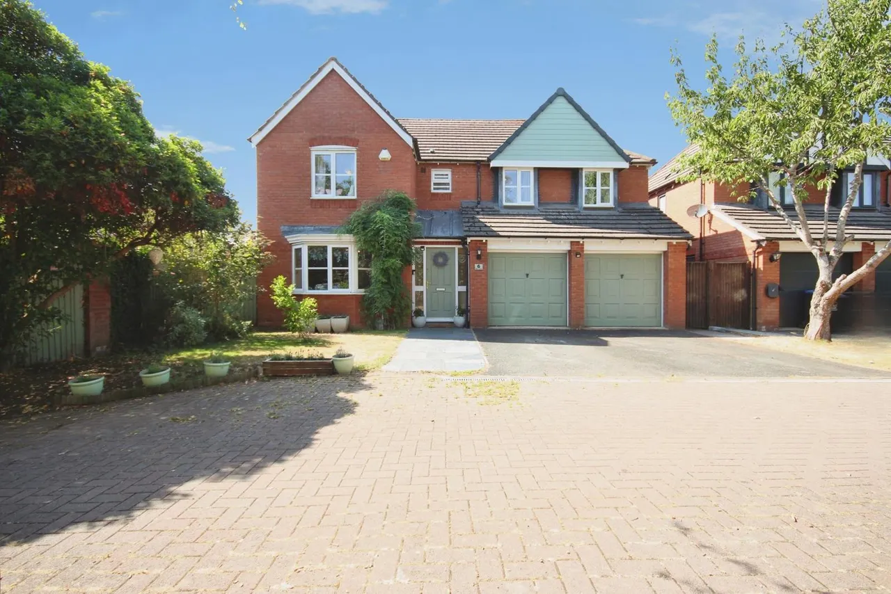 5 bed house for sale, Medley Grove, Whitnash, CV31