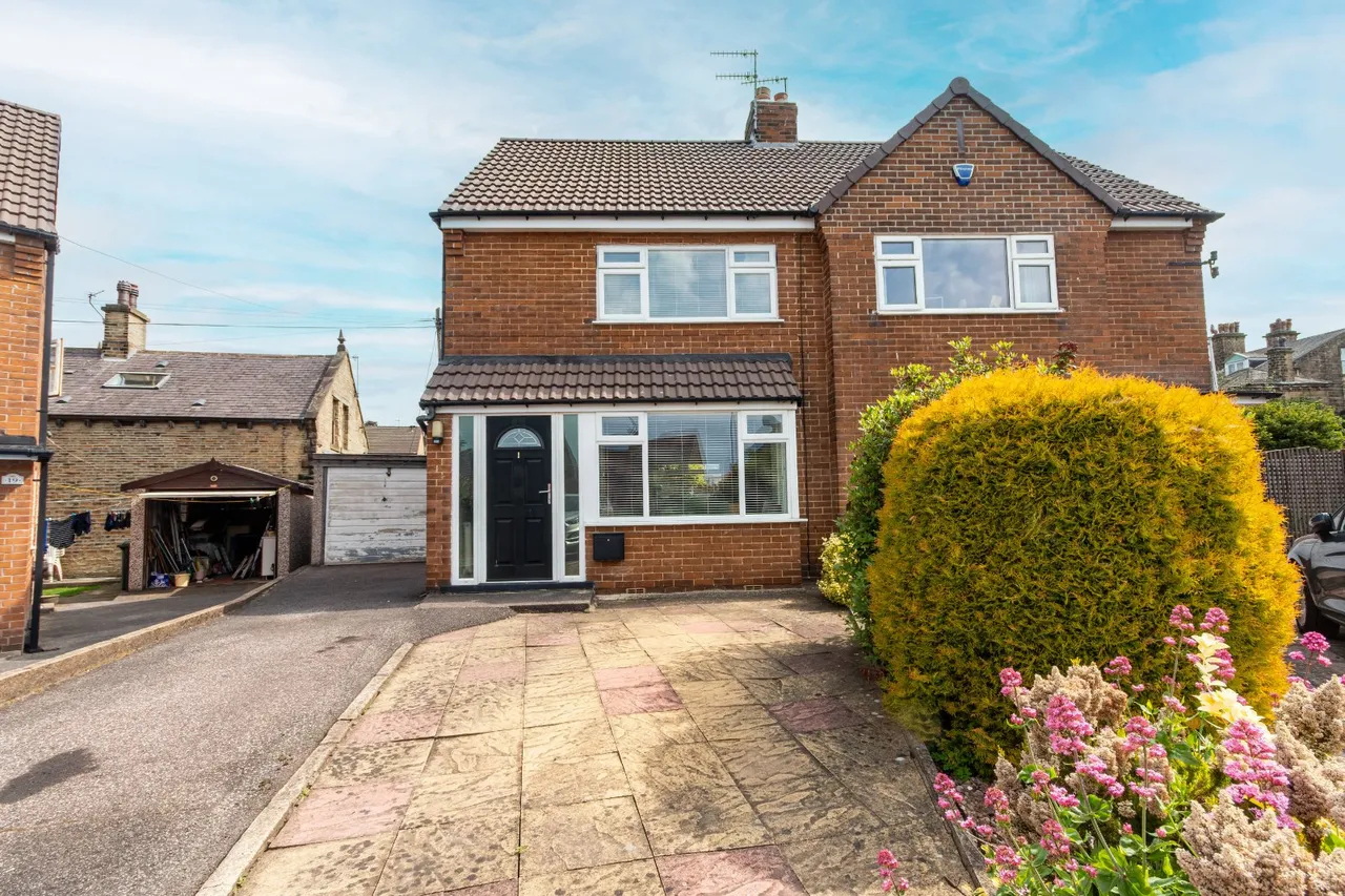 Springfield Grove, Bingley, BD16, photo 13