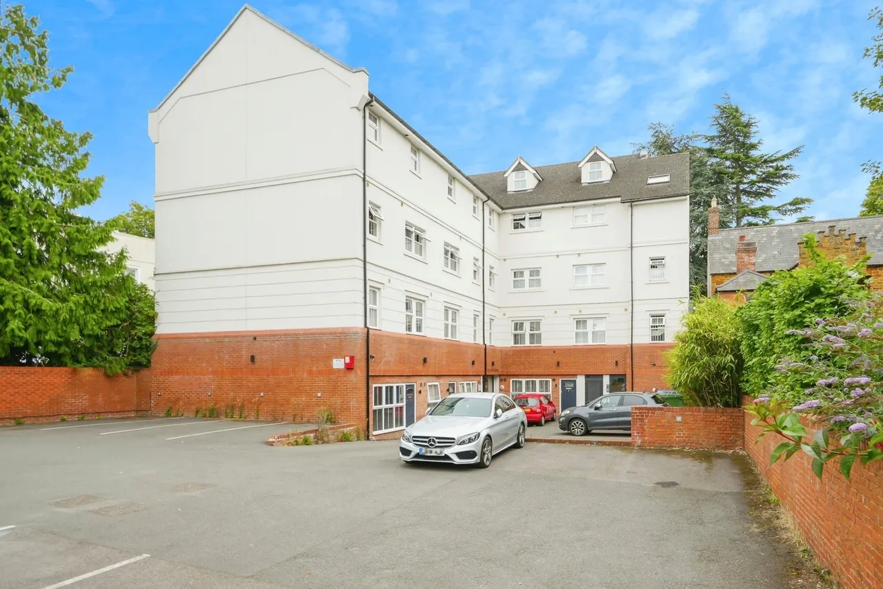 2 bed flat for sale — West Bar Street, Banbury, Oxfordshire, OX16