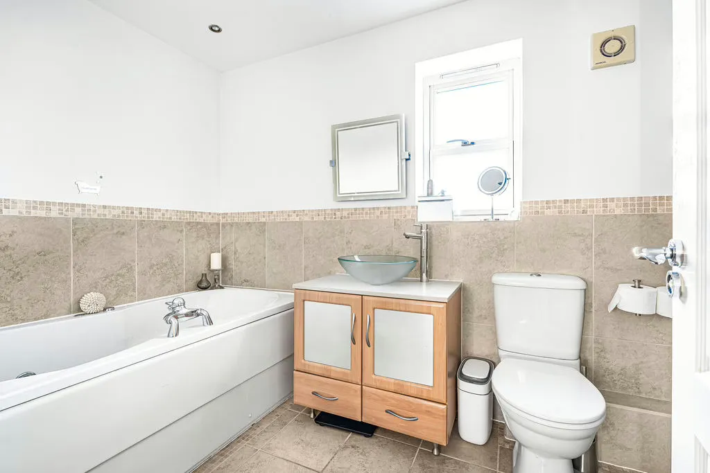 Wickstead Avenue, Grange Farm, Milton Keynes, Buckinghamshire, MK8 0PY, photo 9