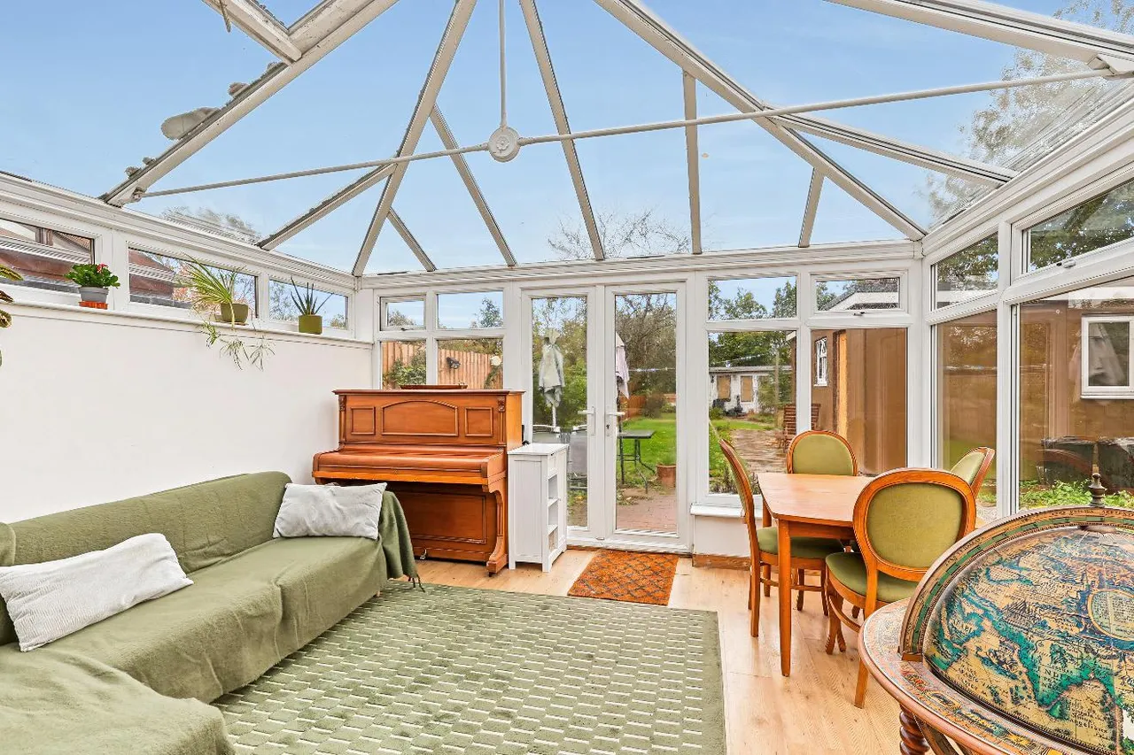 Hallfield Terrace, Stuntney, CB7, photo 3