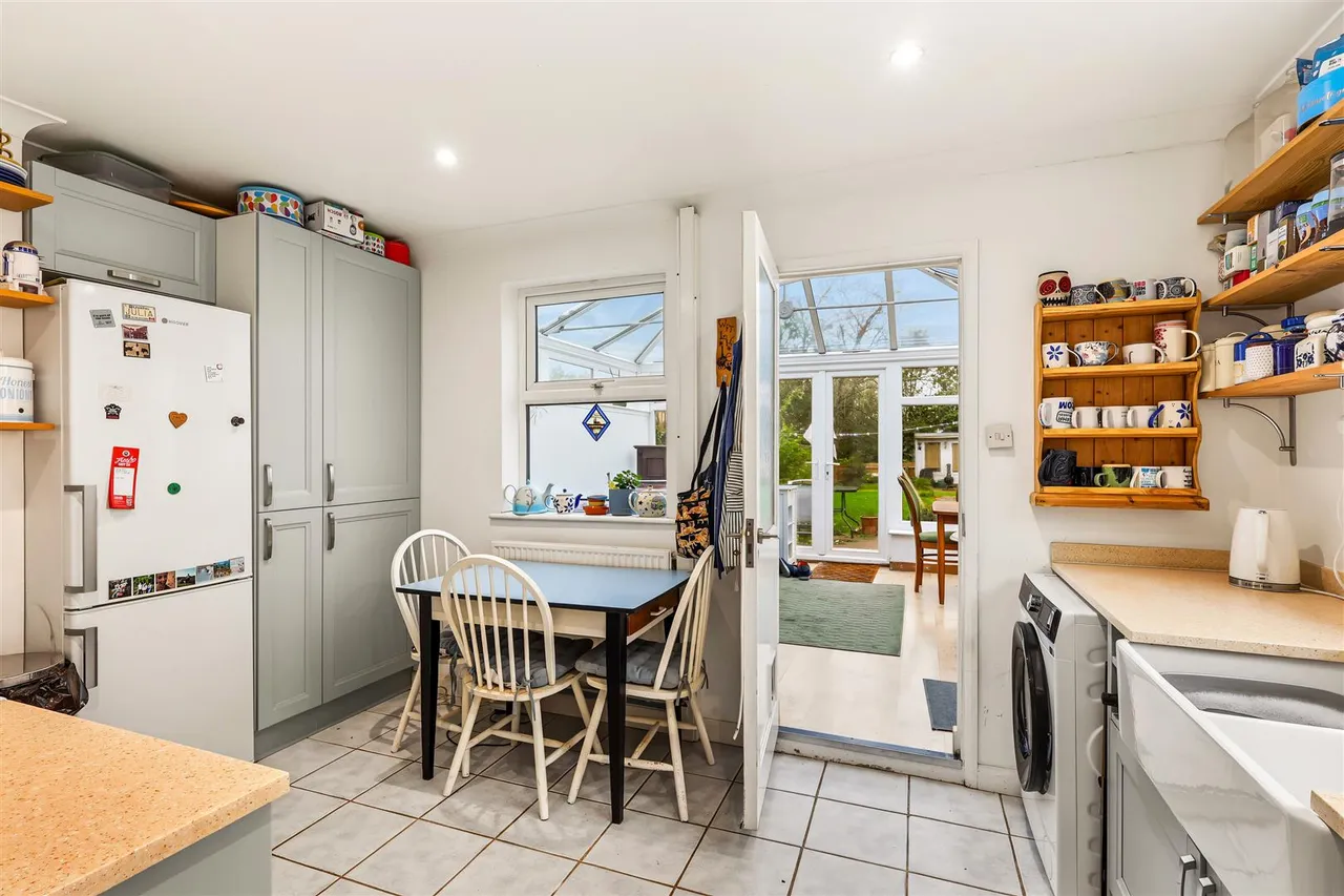 Hallfield Terrace, Stuntney, CB7, photo 5