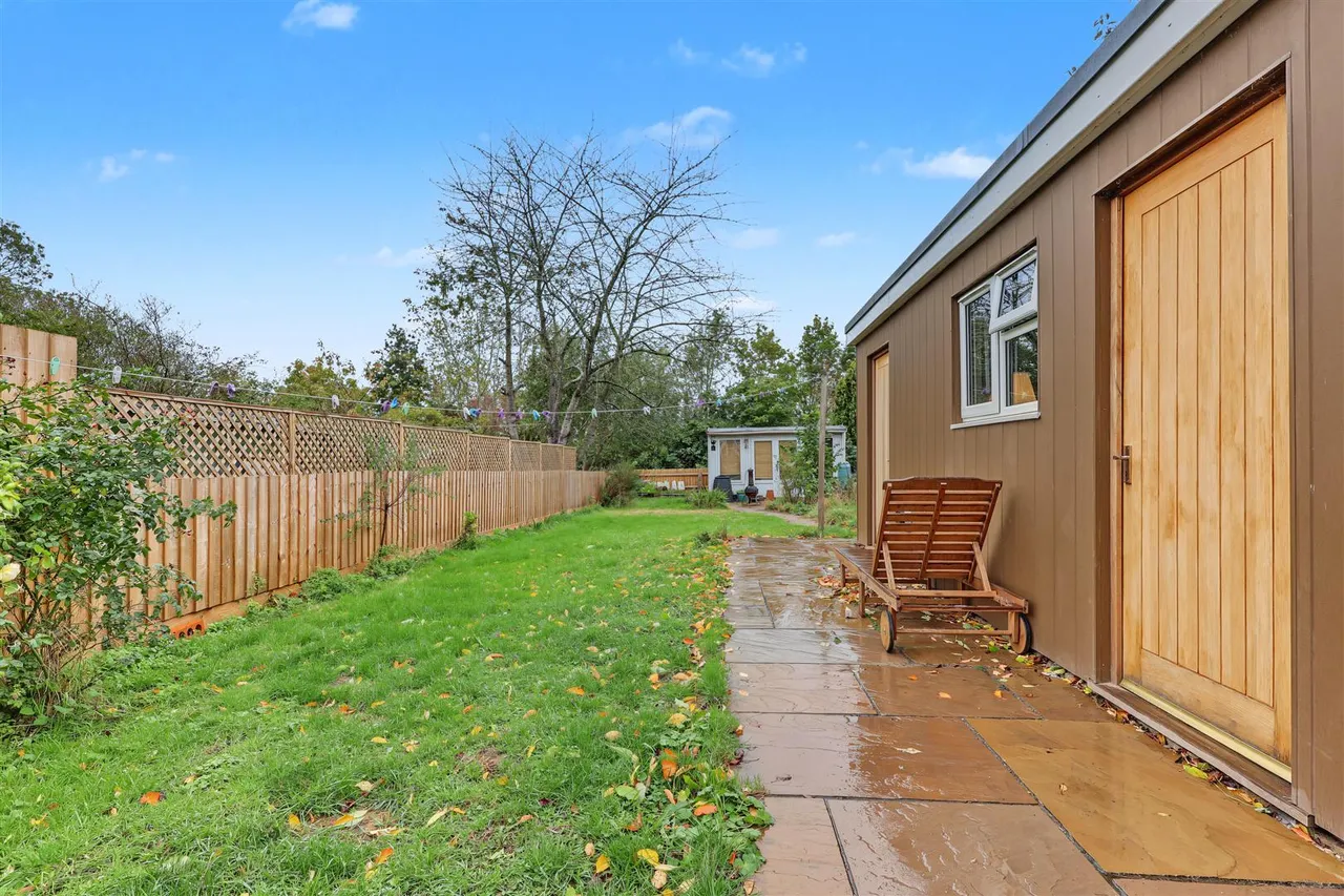 Hallfield Terrace, Stuntney, CB7, photo 16