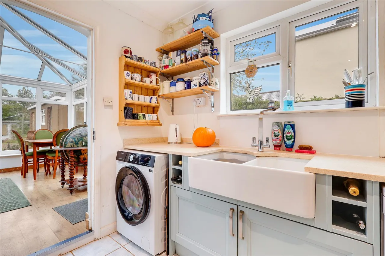 Hallfield Terrace, Stuntney, CB7, photo 8