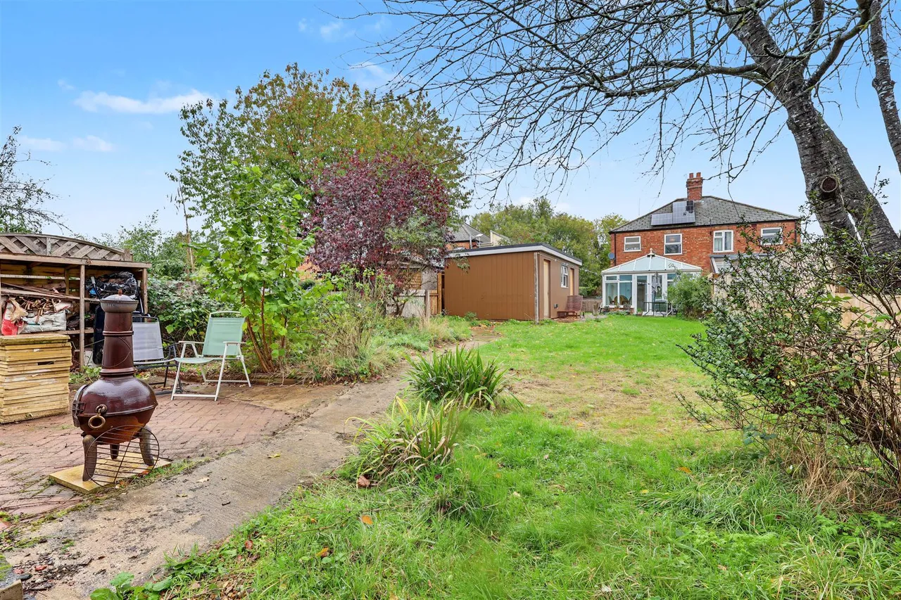 Hallfield Terrace, Stuntney, CB7, photo 2