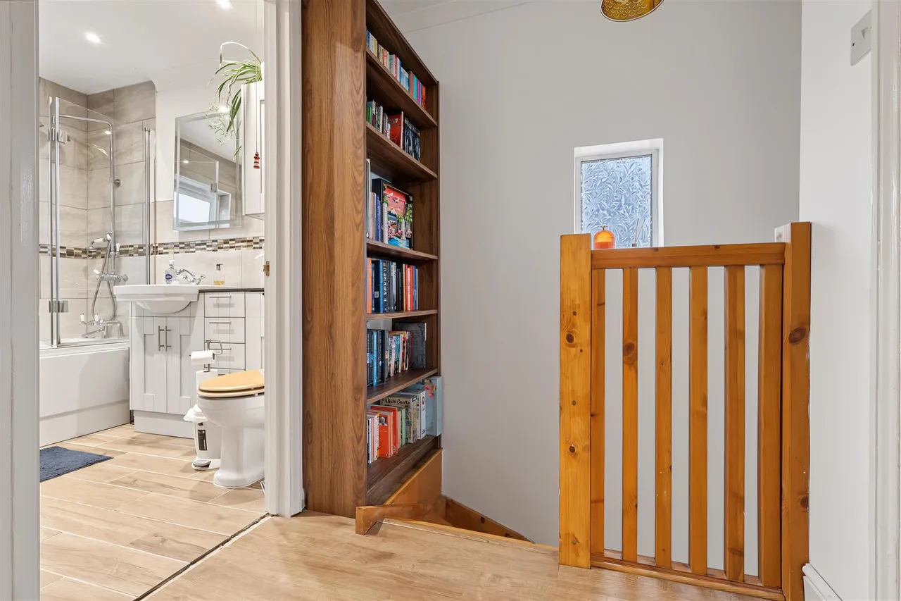 Hallfield Terrace, Stuntney, CB7, photo 10