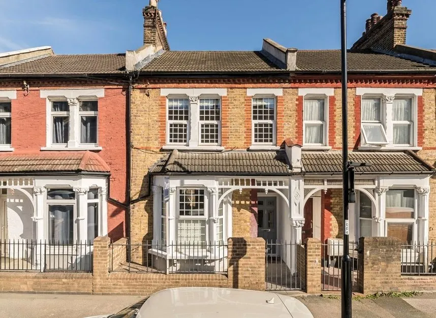 3 bed house to rent — Doggett Road, Catford, SE6