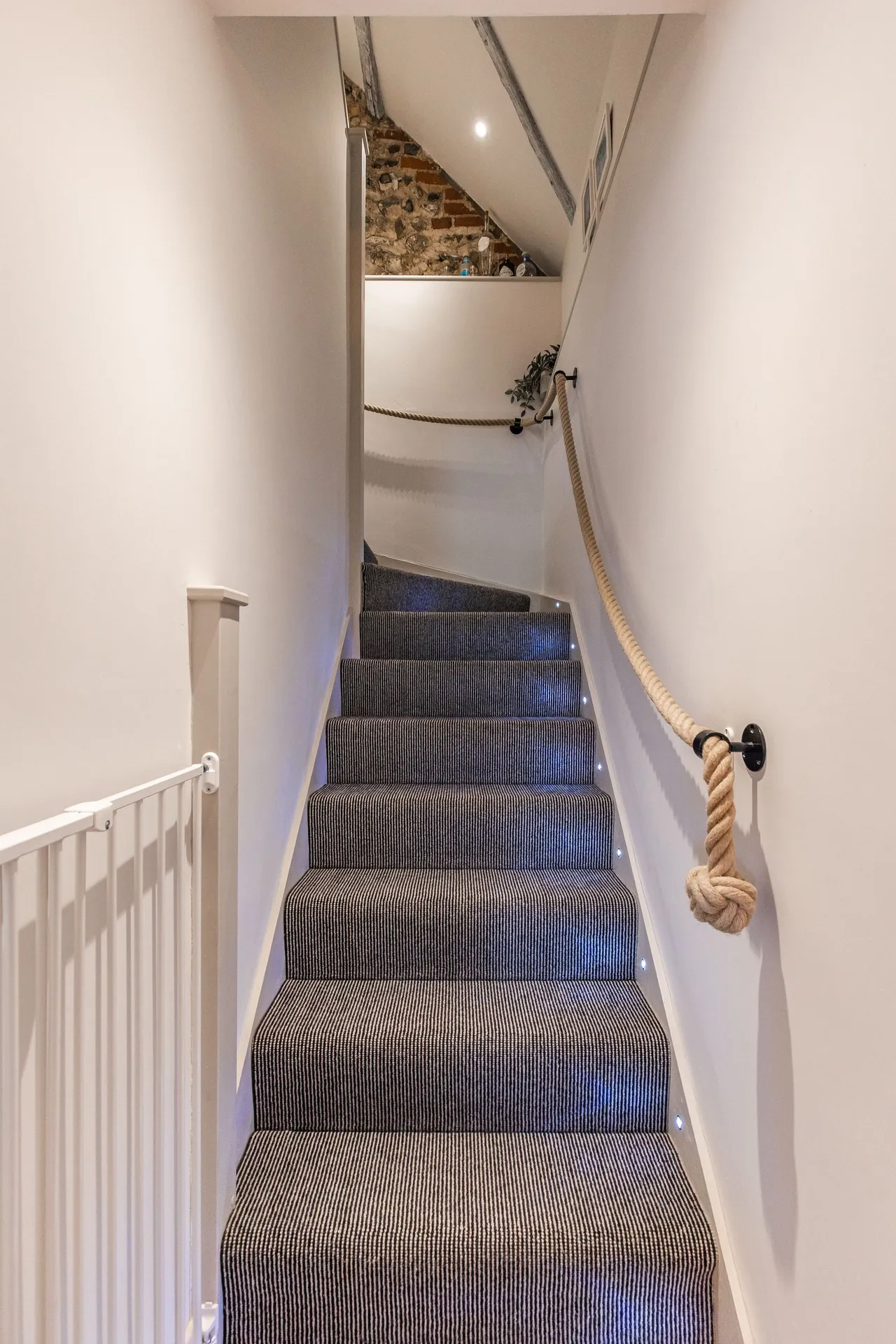 Extensively Enhanced Barn Conversion, photo 13