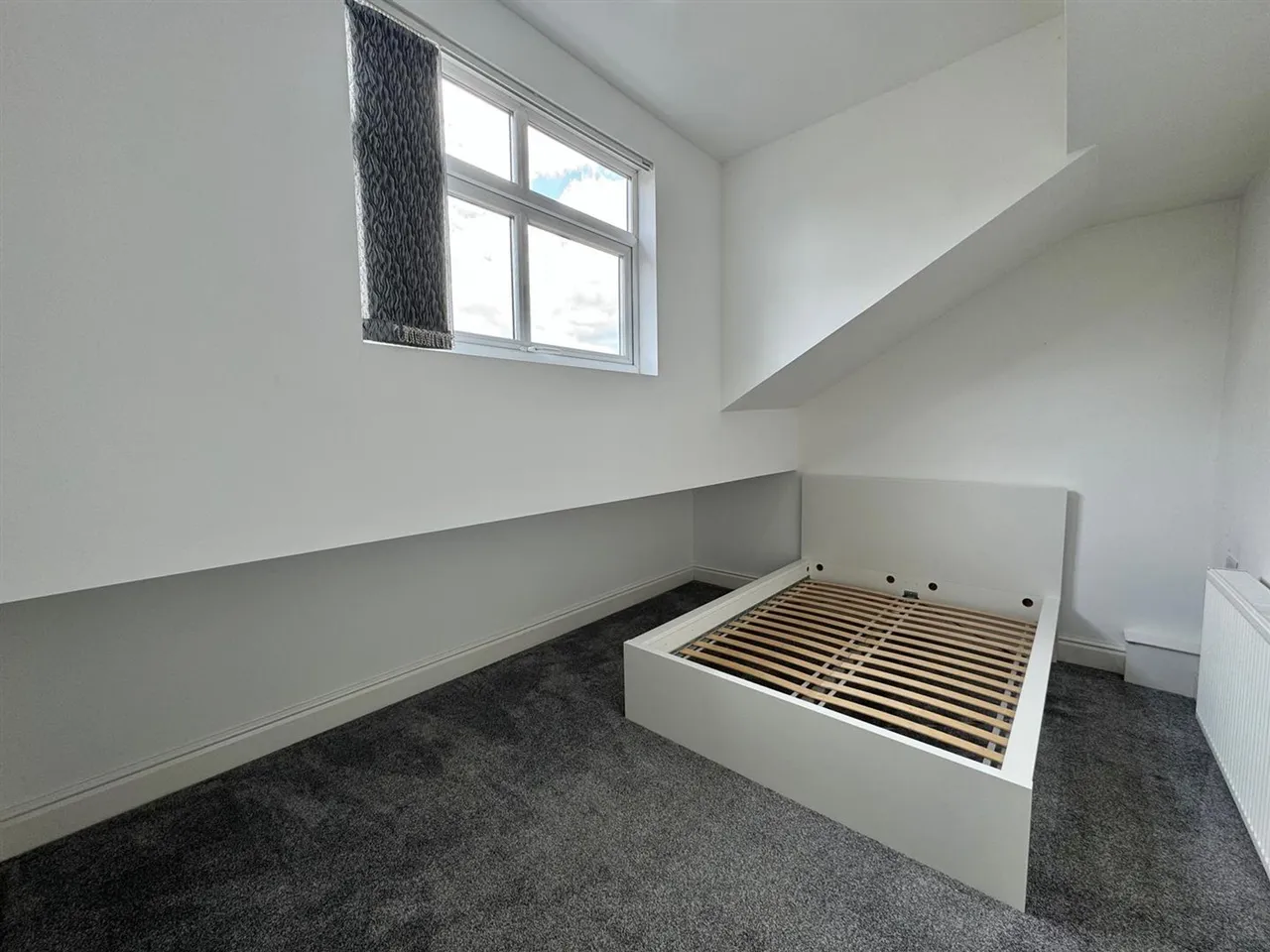 Skaife Road, Sale, M33, photo 3