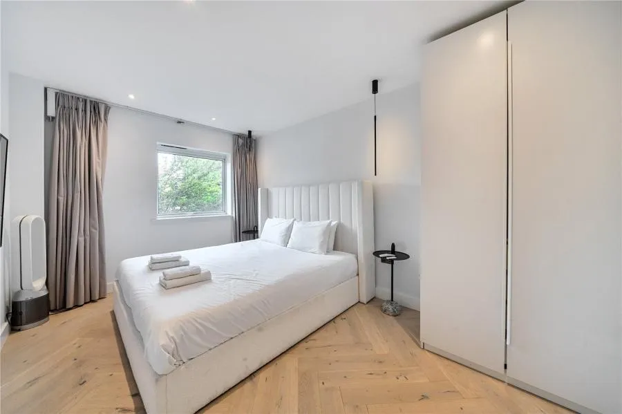 Mill Pond Close, Vauxhall, SW8, photo 5