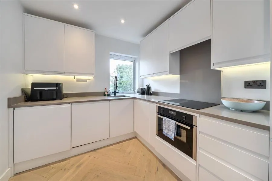 Mill Pond Close, Vauxhall, SW8, photo 4