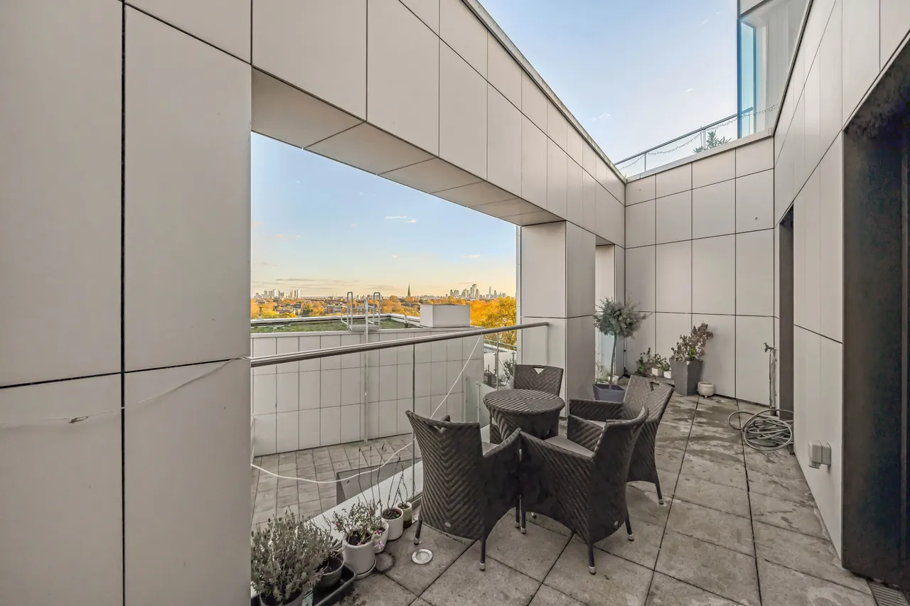 Flat 42, Nature View Apartments, Woodberry Grove, London, photo 8