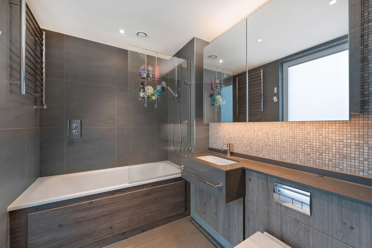Flat 42, Nature View Apartments, Woodberry Grove, London, photo 6
