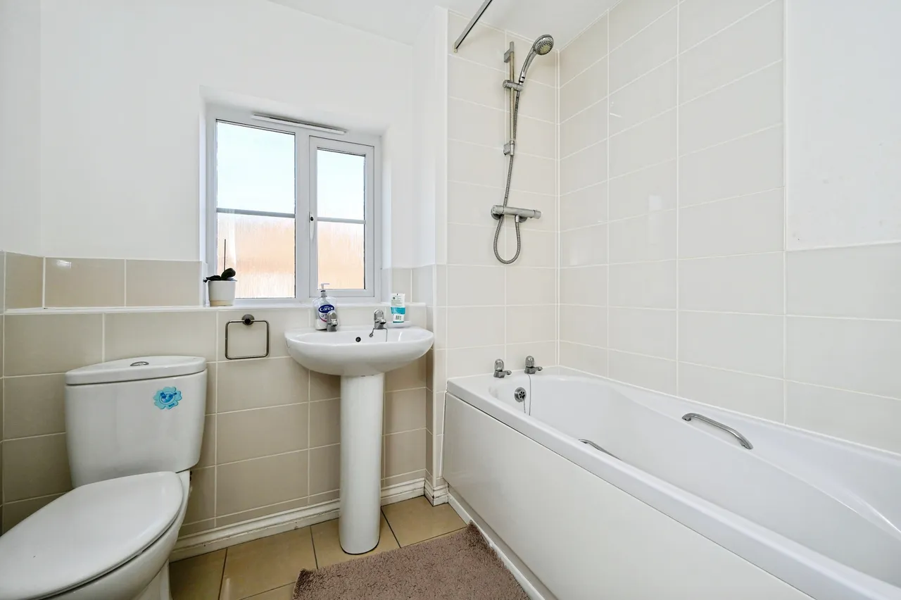 Swallow Crescent, Ravenshead, NG15, photo 15