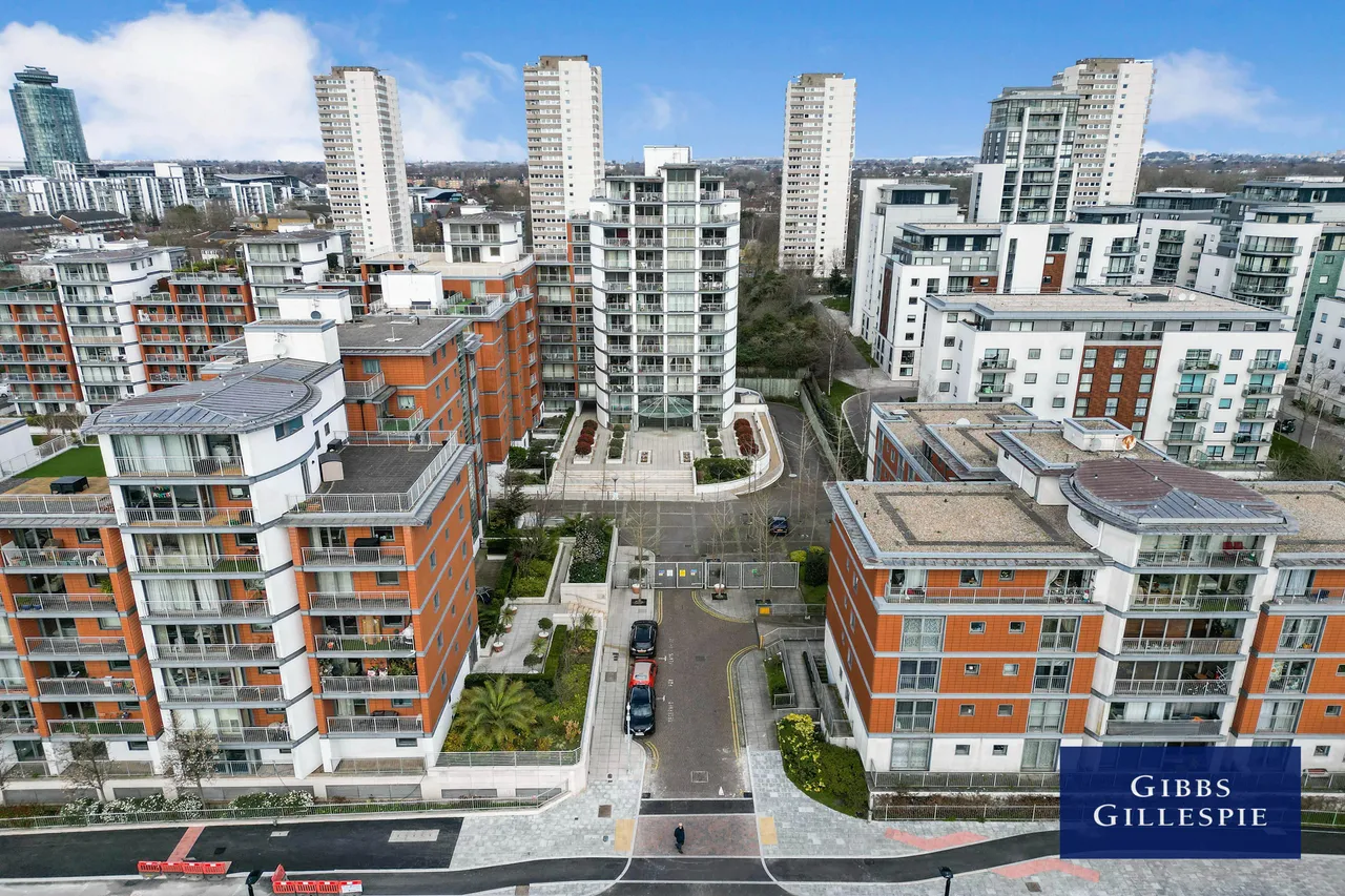 Holland Gardens, Brentford Fees Apply, TW8, photo 12