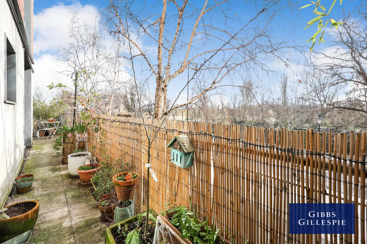 Holland Gardens, Brentford Fees Apply, TW8, photo 11