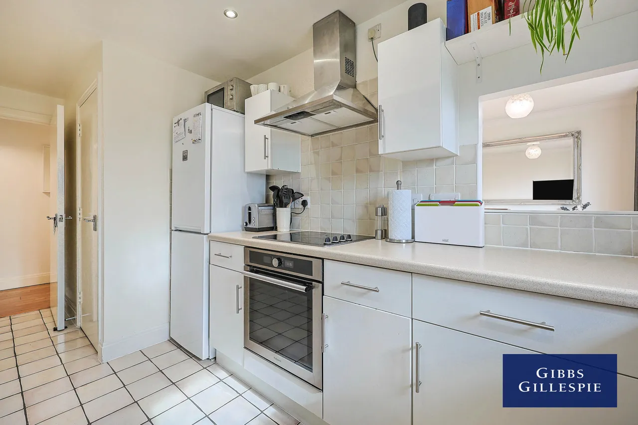Holland Gardens, Brentford Fees Apply, TW8, photo 4