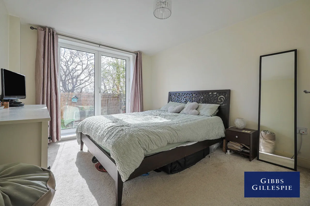 Holland Gardens, Brentford Fees Apply, TW8, photo 7