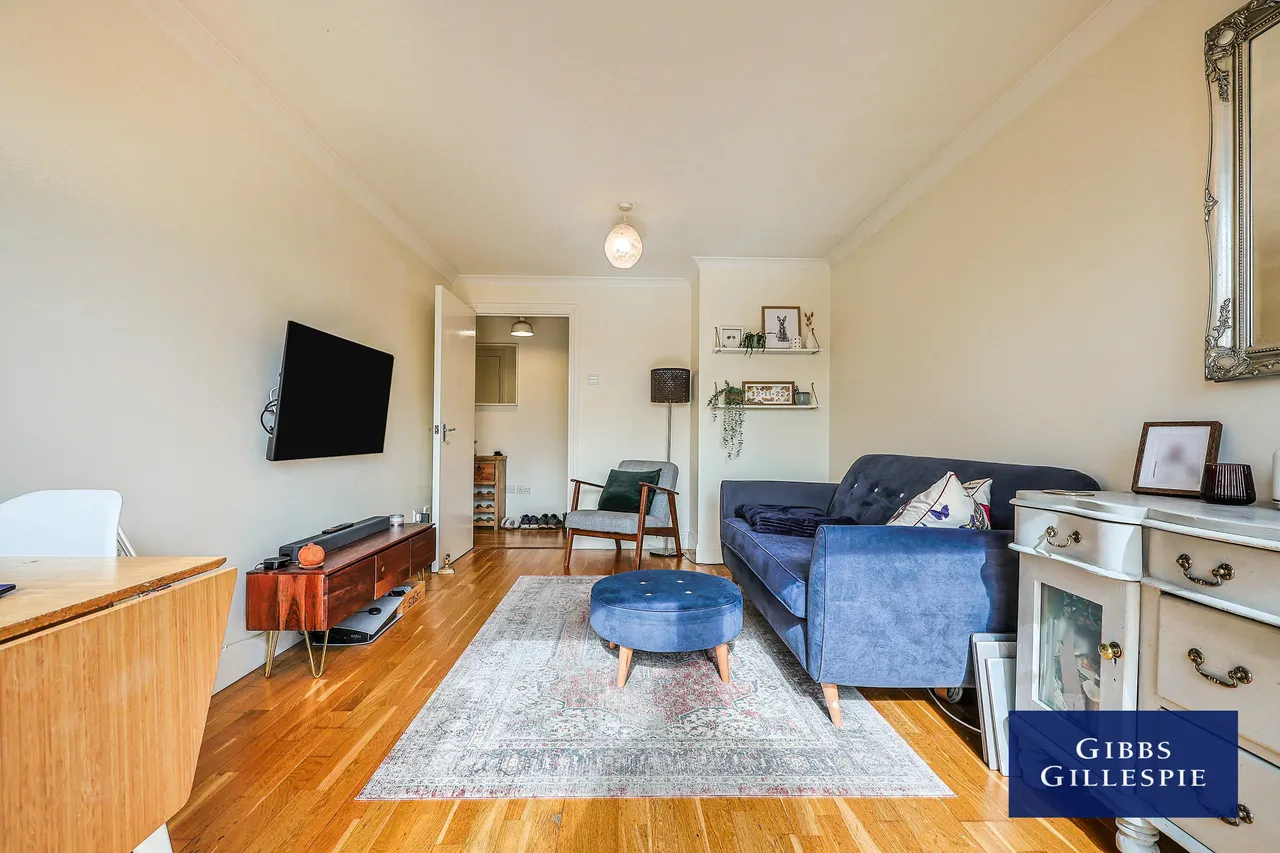 Holland Gardens, Brentford Fees Apply, TW8, photo 9