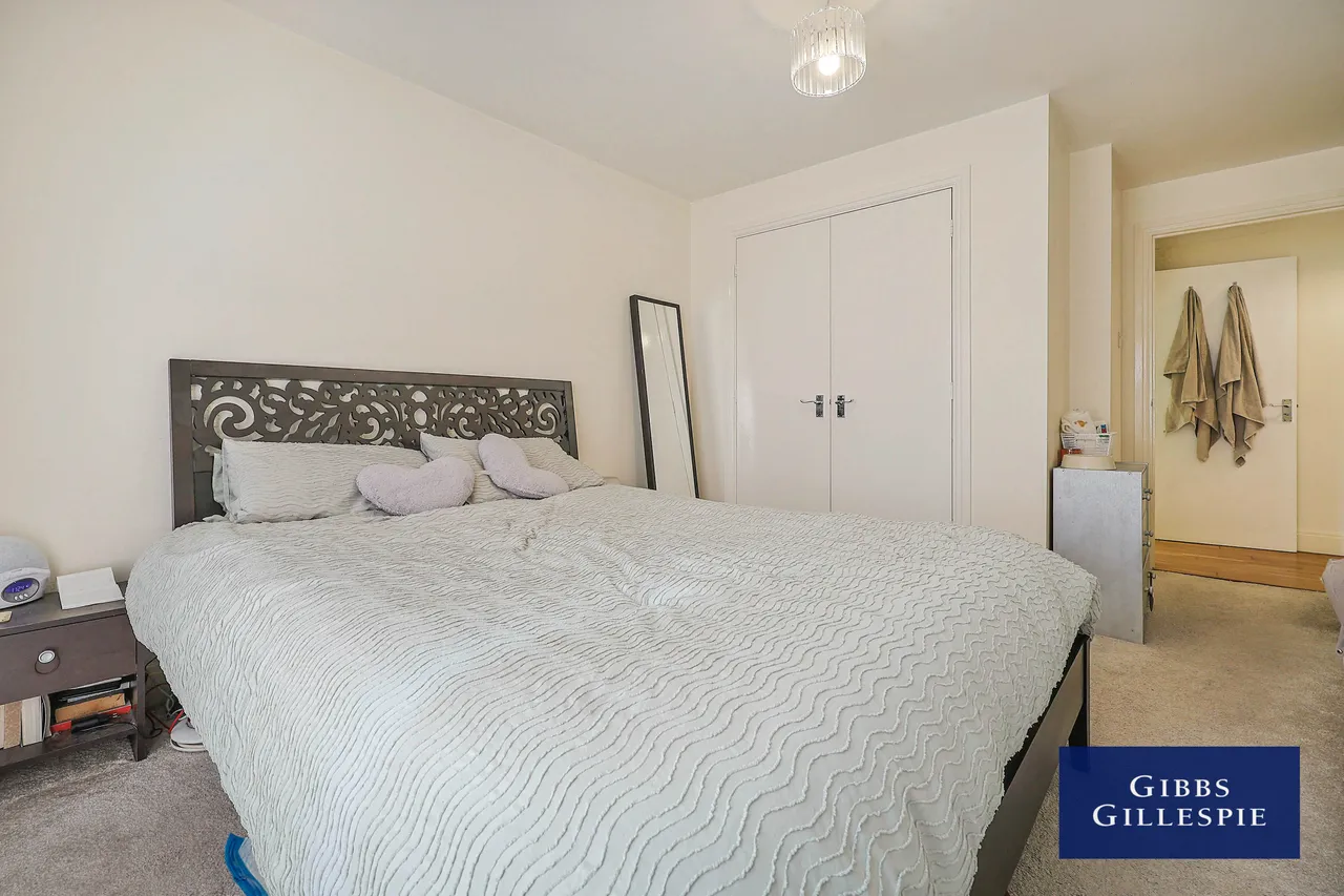 Holland Gardens, Brentford Fees Apply, TW8, photo 8