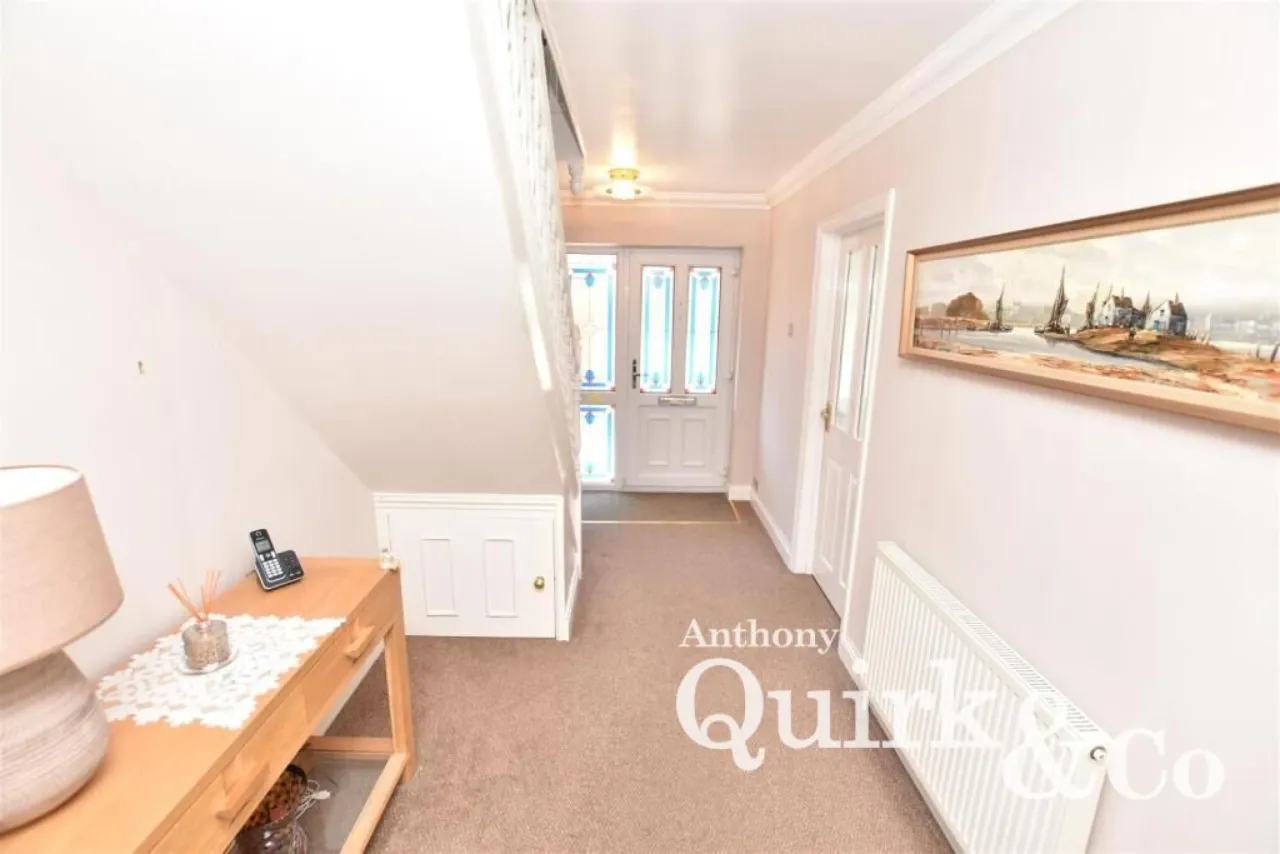 Long Road, Canvey Island, SS8, photo 6