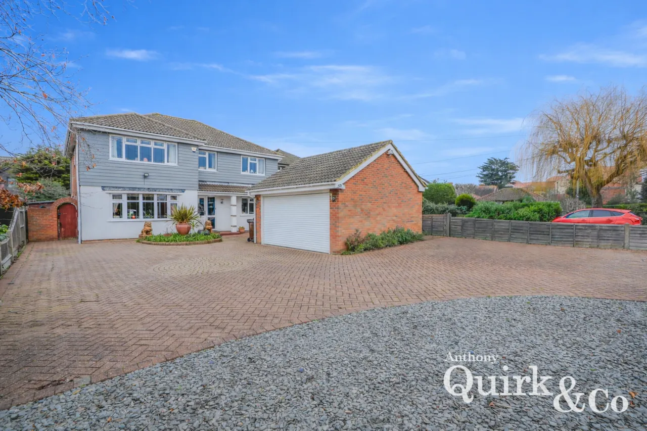 4 bed property for sale, Long Road, Canvey Island, SS8